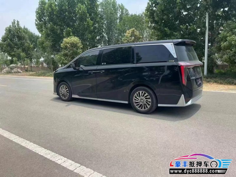 23年传祺M8轿车抵押车出售