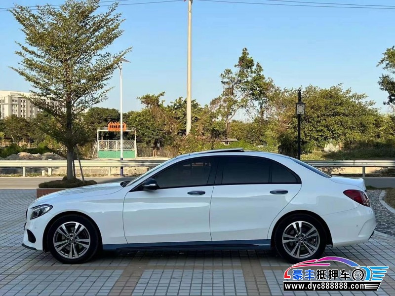 17年奔驰C轿车抵押车出售