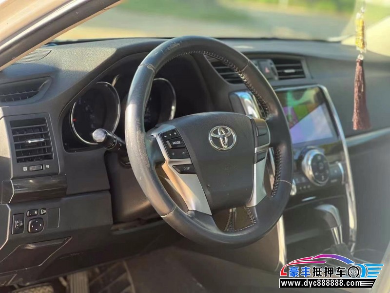 13年丰田锐志轿车抵押车出售