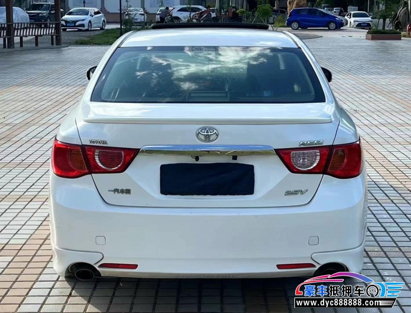 13年丰田锐志轿车抵押车出售