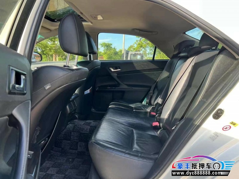 13年丰田锐志轿车抵押车出售