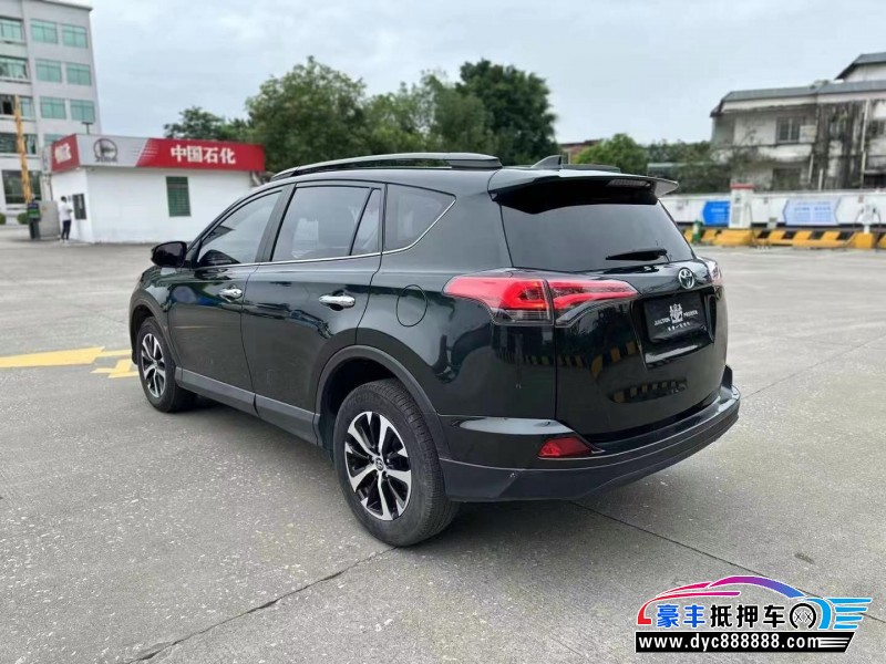18年丰田RAV4轿车抵押车出售