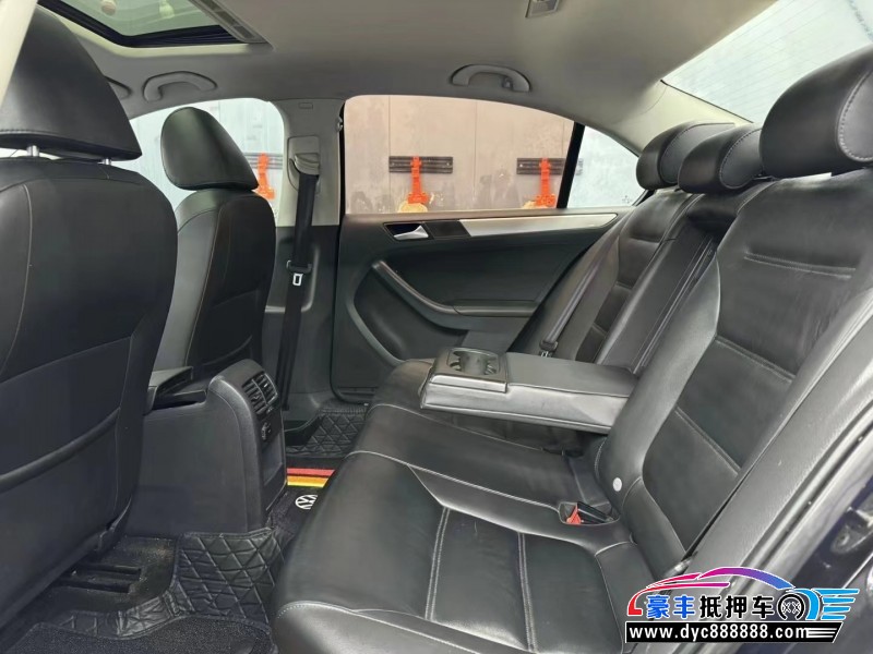 14年大众速腾轿车抵押车出售