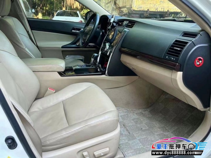 11年丰田锐志轿车抵押车出售