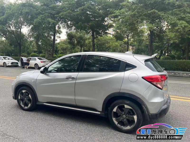 16年本田缤智轿车抵押车出售