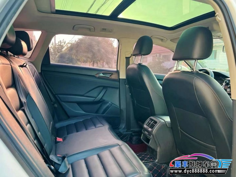 20年大众途岳轿车抵押车出售