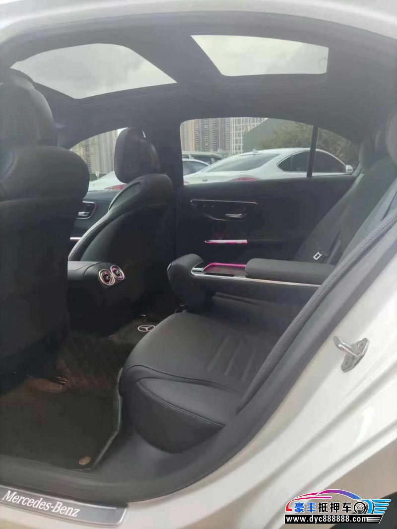 22年奔驰C轿车抵押车出售
