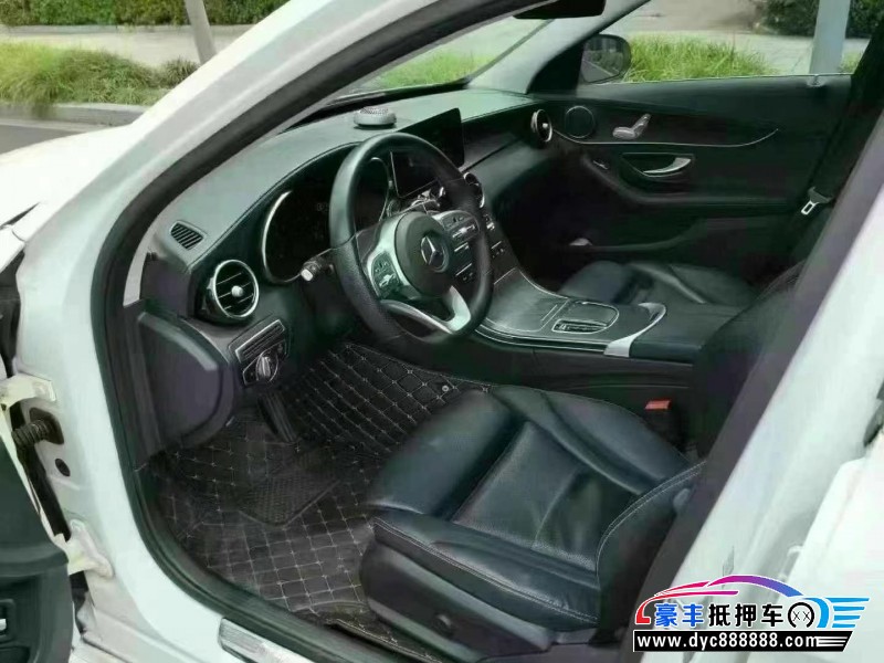 21年奔驰C轿车抵押车出售