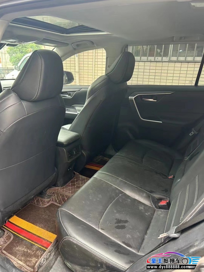 21年丰田威兰达轿车抵押车出售