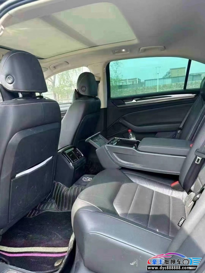 22年大众辉昂轿车抵押车出售