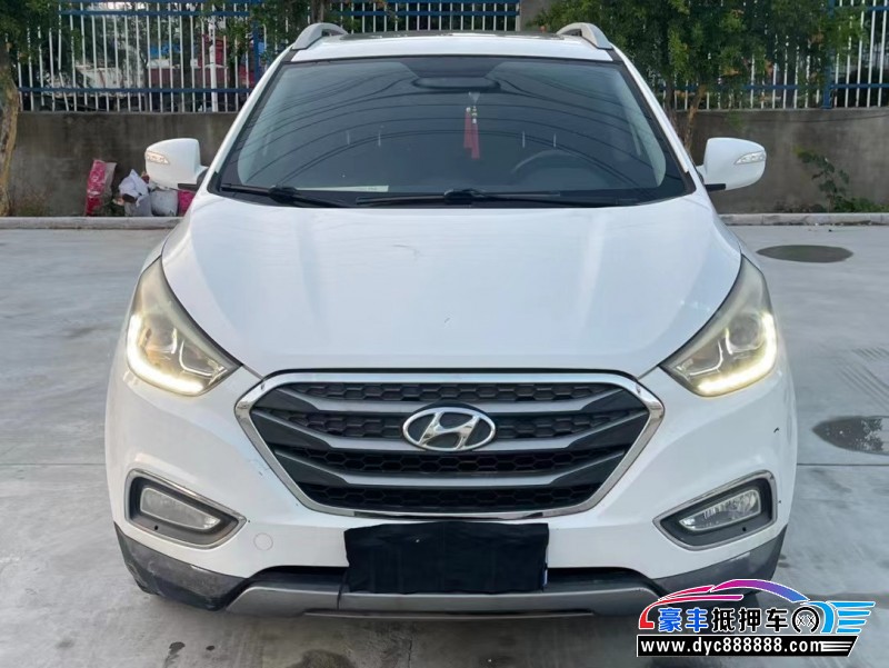 16年现代ix35轿车抵押车出售