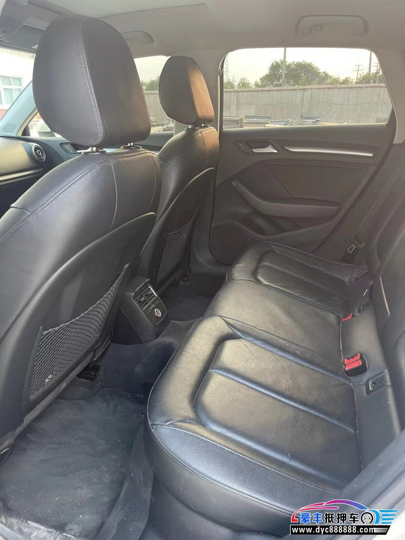 15年奥迪A3轿车抵押车出售