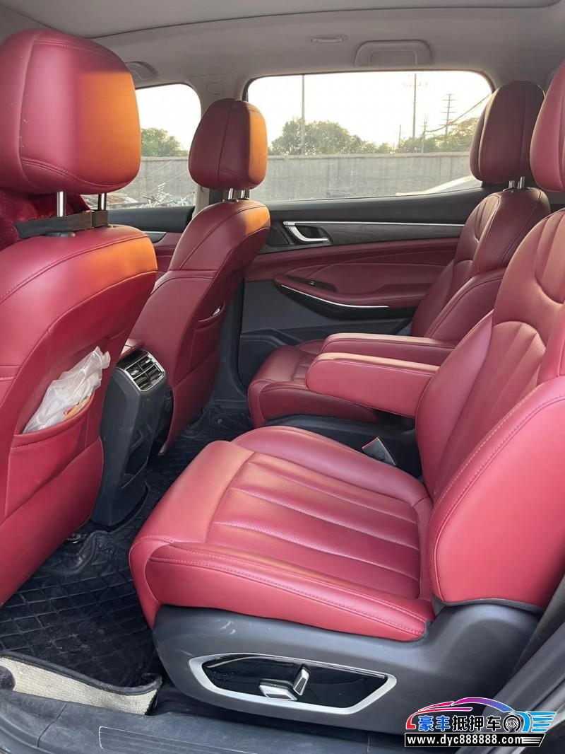 22年东风风光580轿车抵押车出售