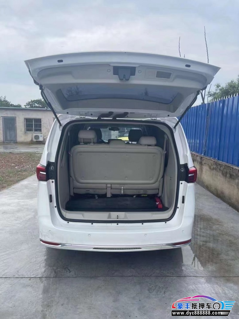 22年别克GL8轿车抵押车出售