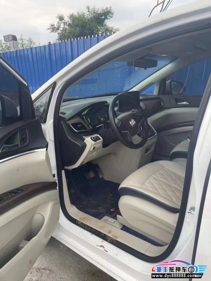 22年别克GL8轿车抵押车出售