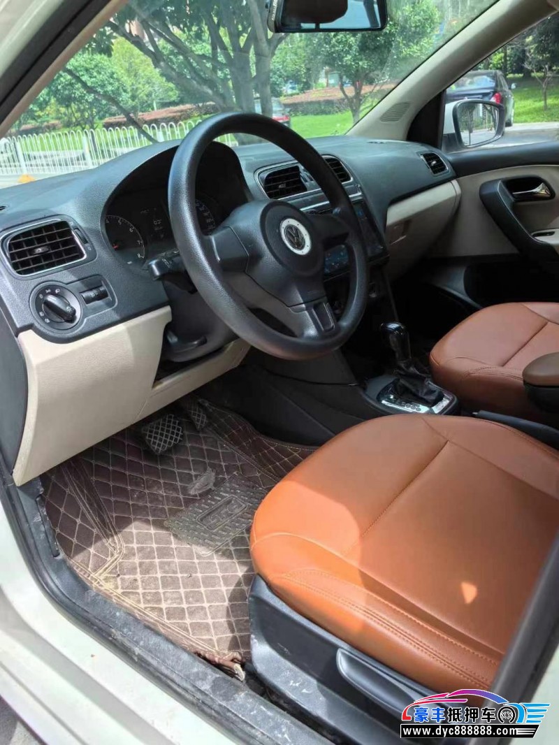 13年大众polo轿车抵押车出售