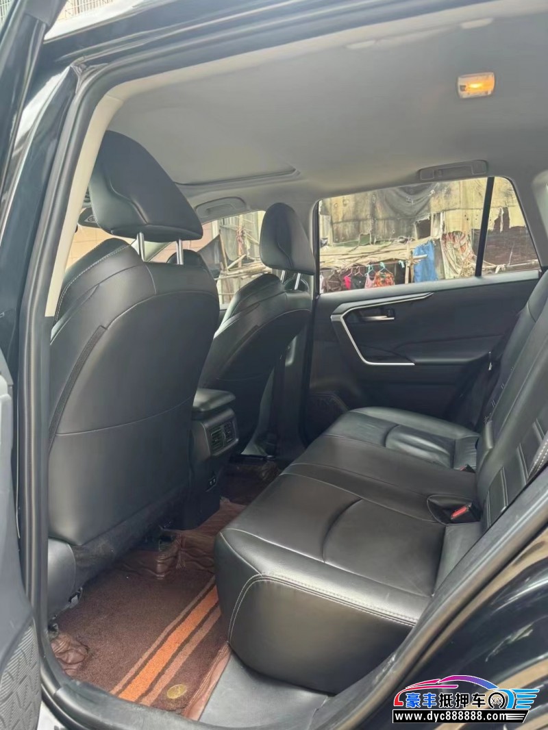 20年丰田威兰达轿车抵押车出售