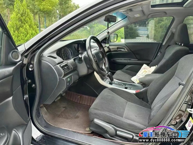 16年本田雅阁轿车抵押车出售