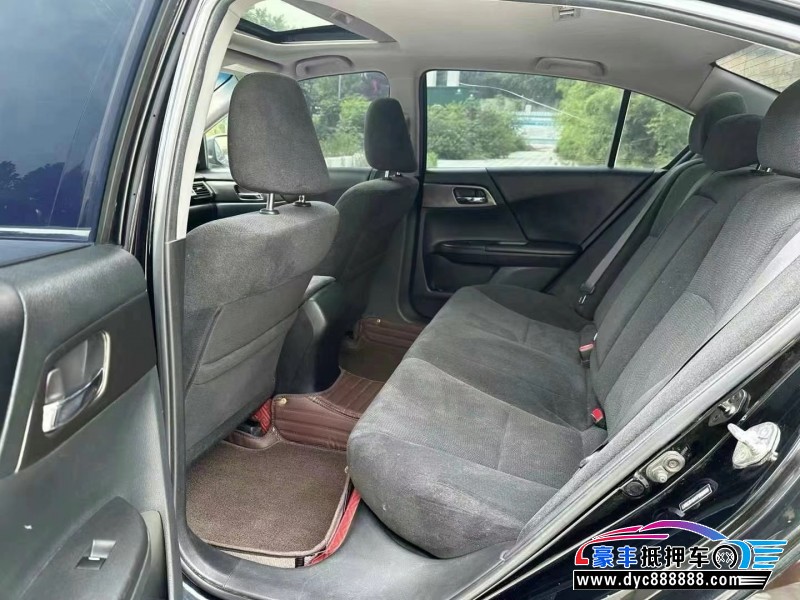 16年本田雅阁轿车抵押车出售