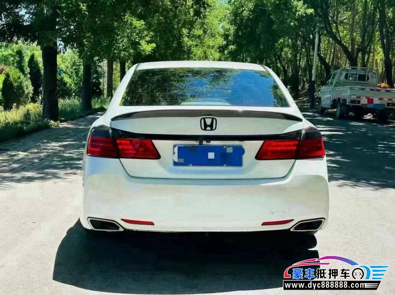 16年本田雅阁轿车抵押车出售