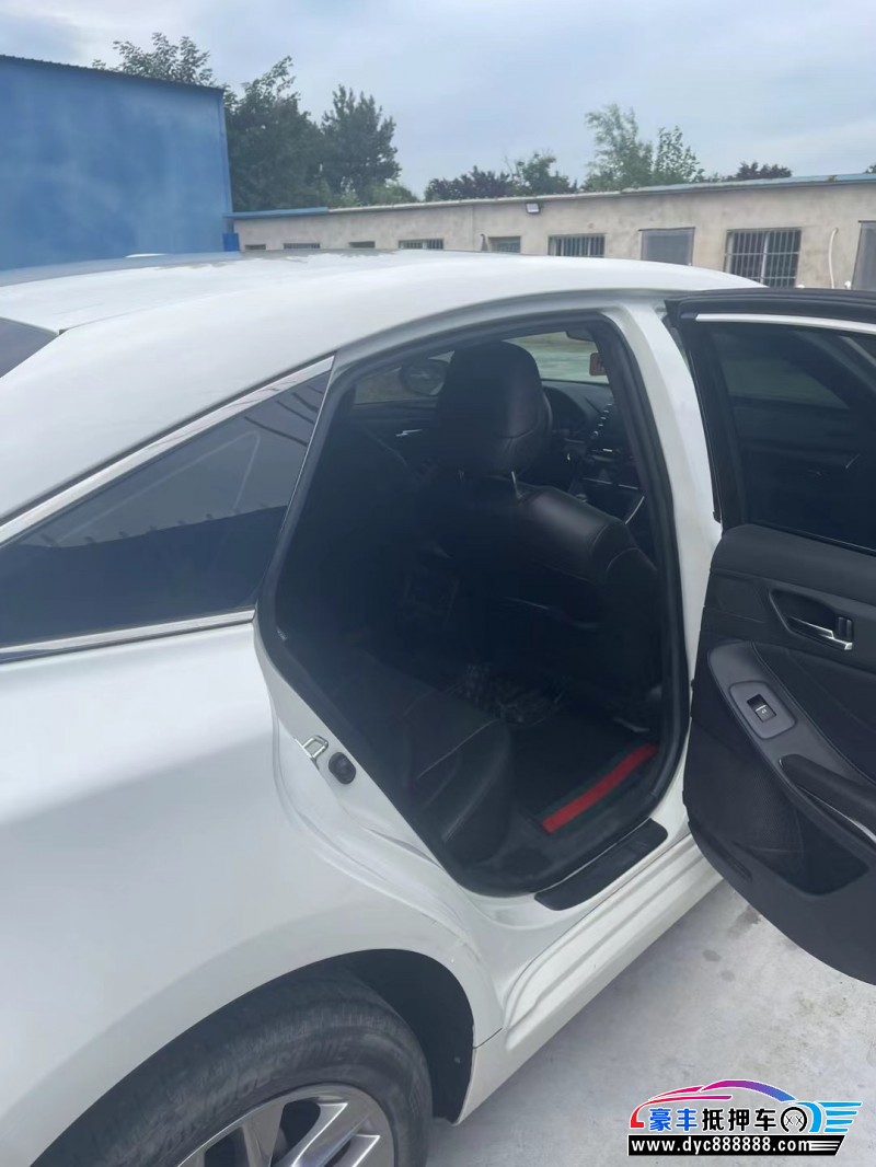 21年丰田亚洲龙轿车抵押车出售