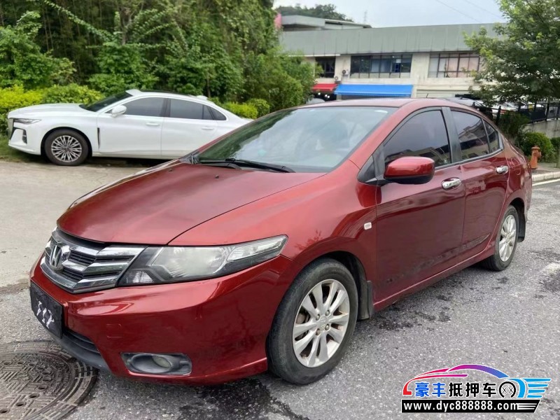 12年本田锋范轿车抵押车出售