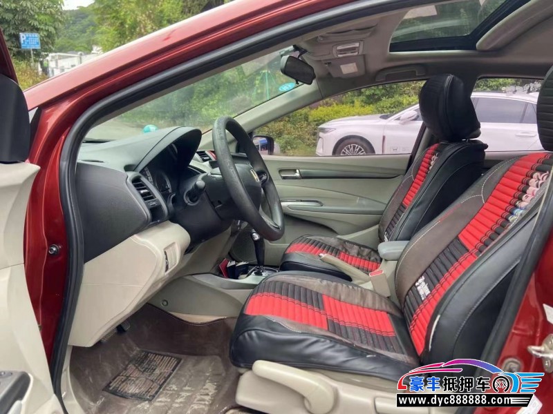 12年本田锋范轿车抵押车出售