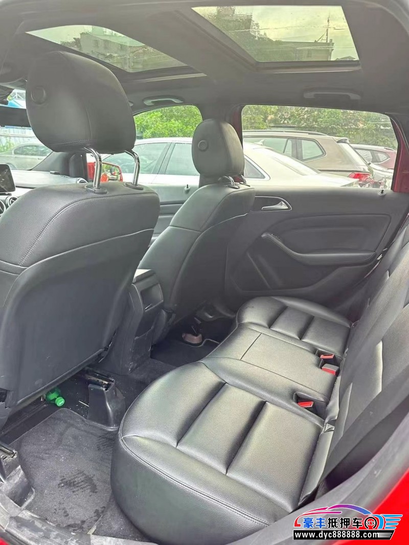 14年奔驰B轿车抵押车出售