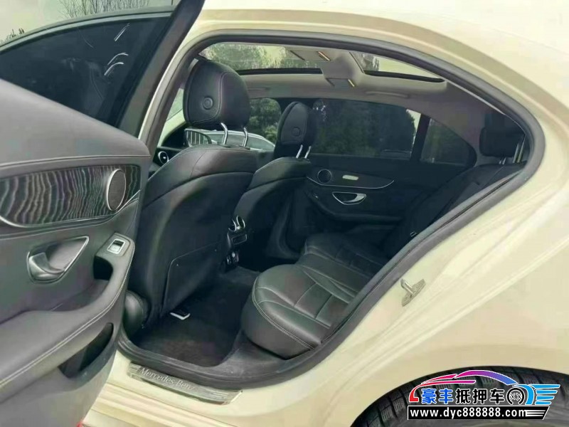 20年奔驰C轿车抵押车出售