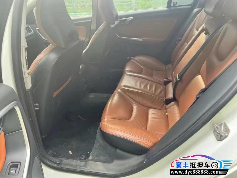 14年沃尔沃S60轿车抵押车出售