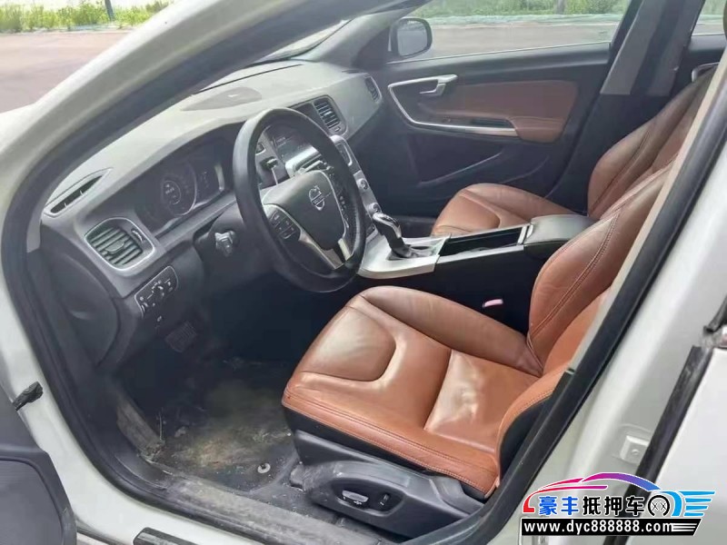 14年沃尔沃S60轿车抵押车出售