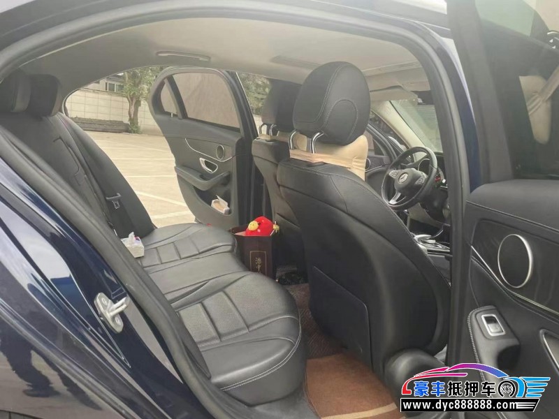 18年奔驰C轿车抵押车出售