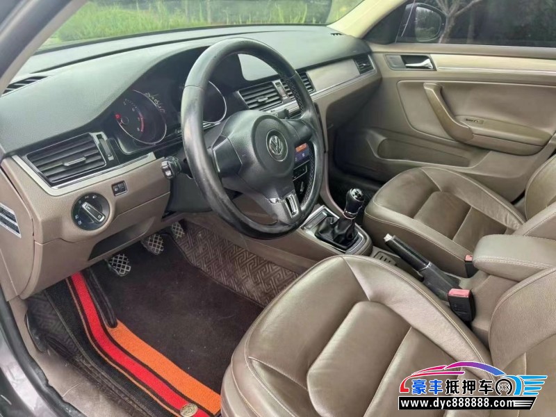 13年大众宝来轿车抵押车出售