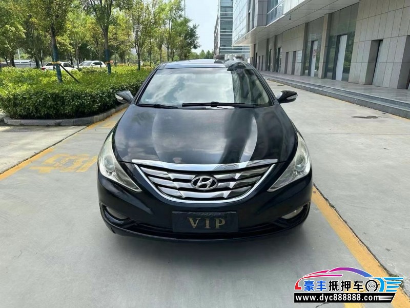 12年现代索纳塔轿车抵押车出售