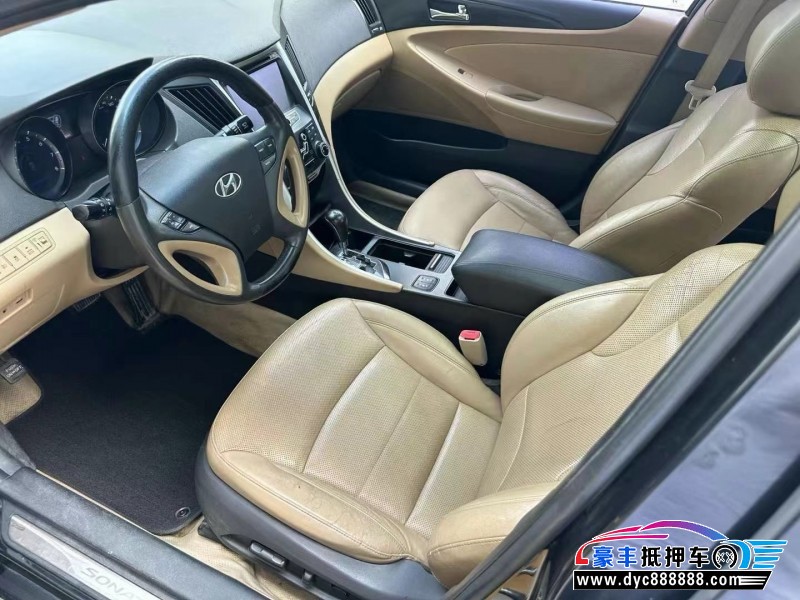 12年现代索纳塔轿车抵押车出售