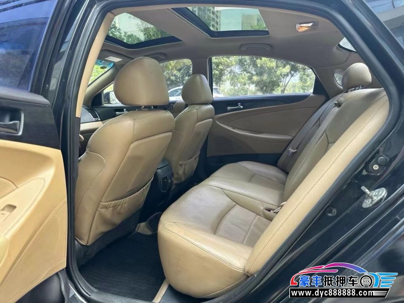 12年现代索纳塔轿车抵押车出售