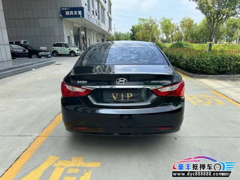 12年现代索纳塔轿车抵押车出售