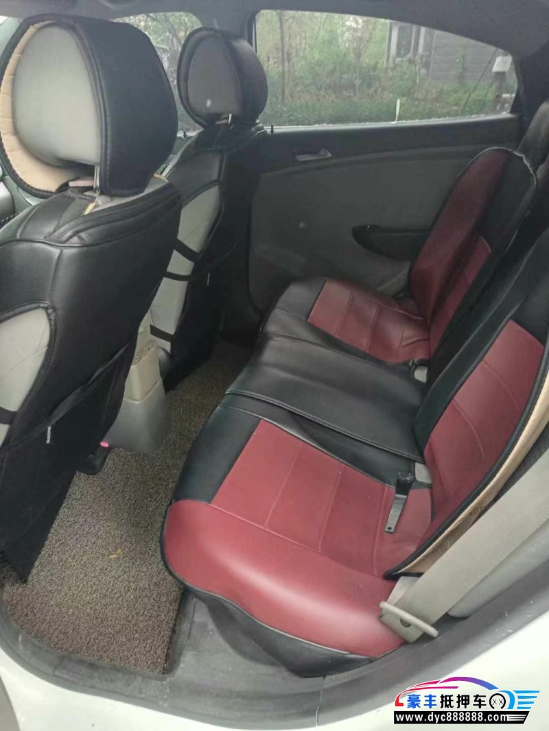 14年现代瑞纳轿车抵押车出售