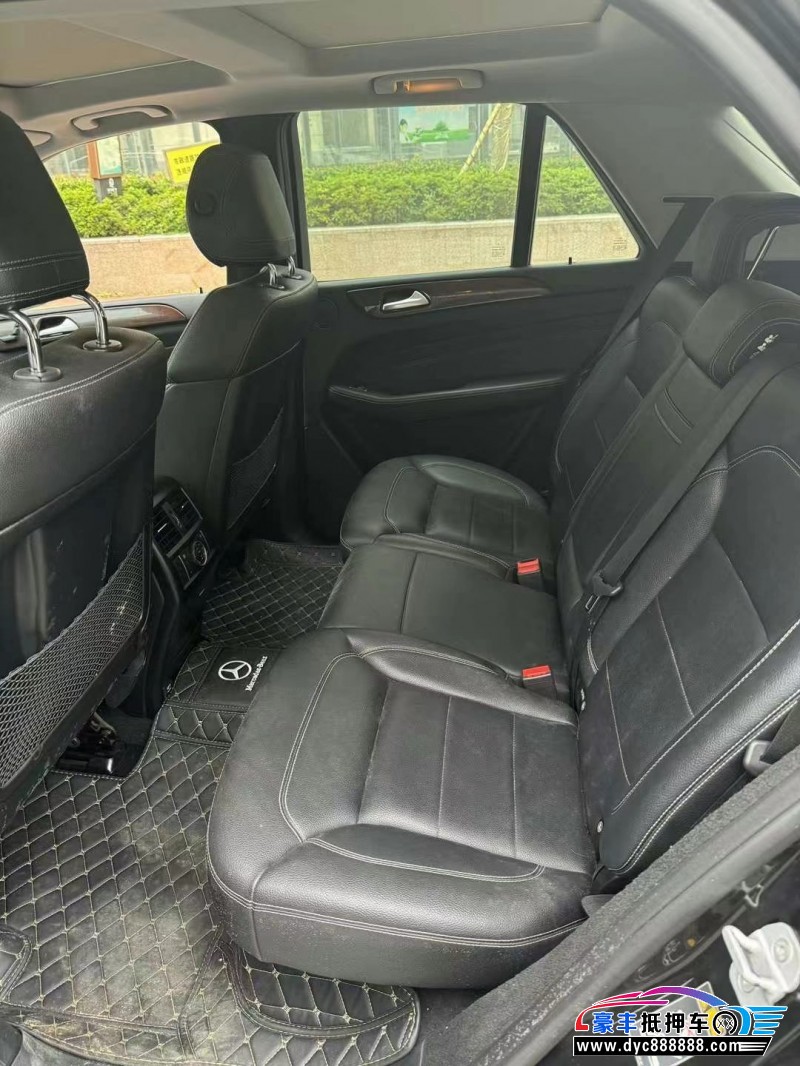 12年奔驰ML轿车抵押车出售