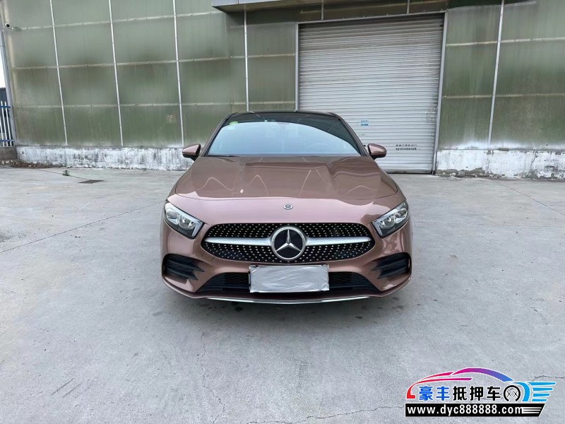 21年奔驰A轿车抵押车出售