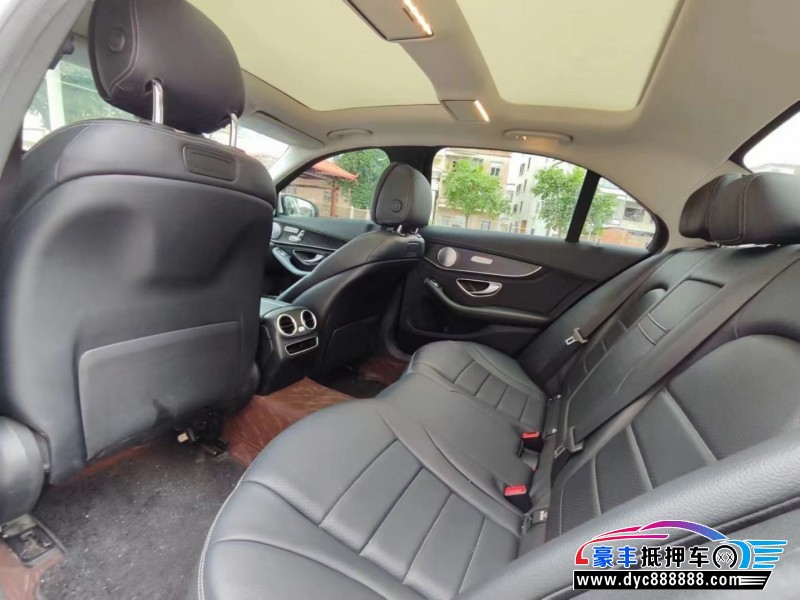 19年奔驰C轿车抵押车出售