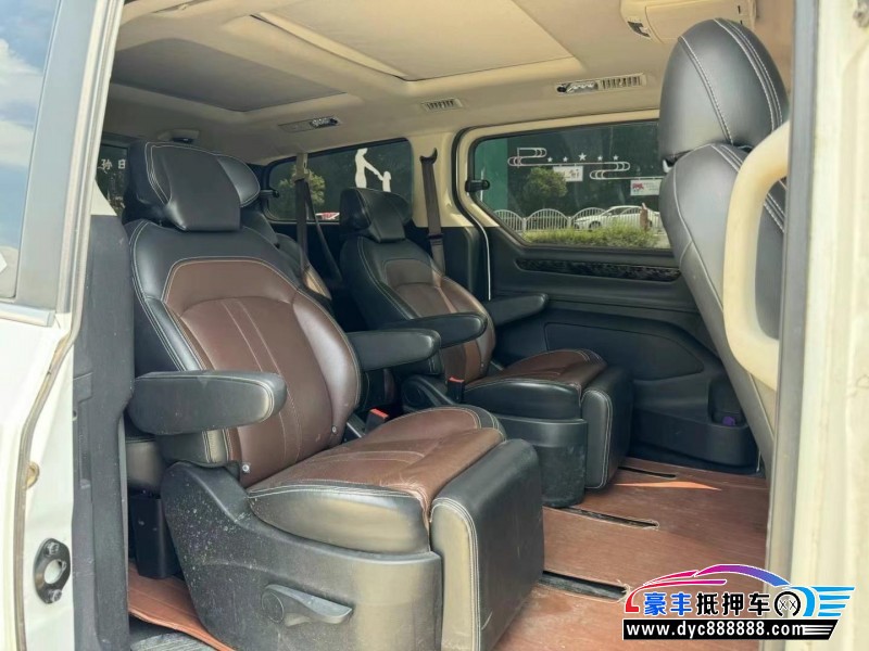 17年上汽大通G10轿车抵押车出售