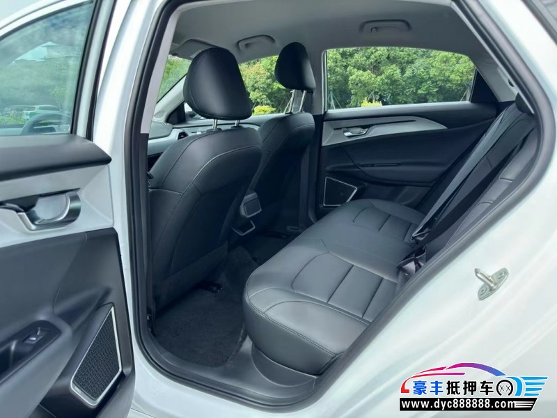 24年吉利几何轿车抵押车出售