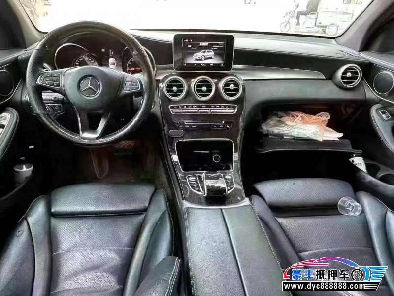 18年奔驰GLC轿车抵押车出售