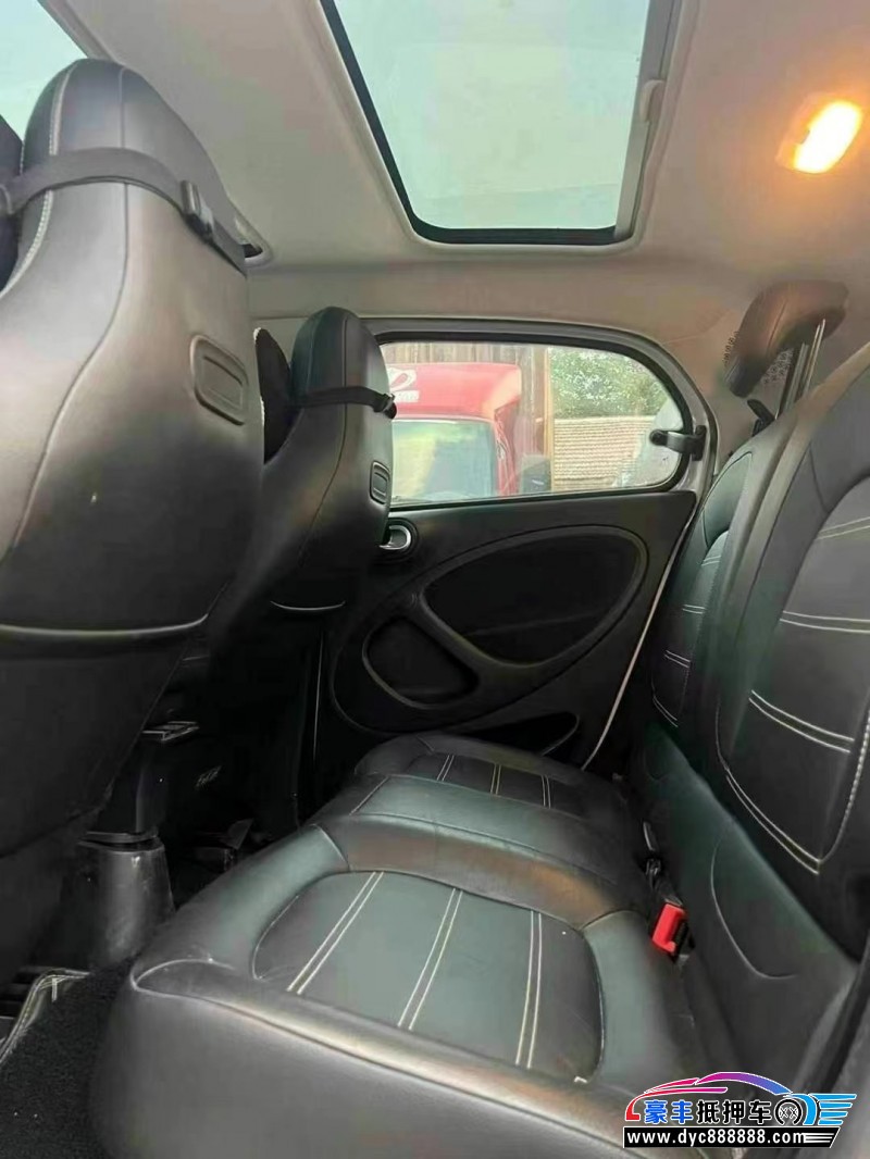 19年奔驰smart轿车抵押车出售