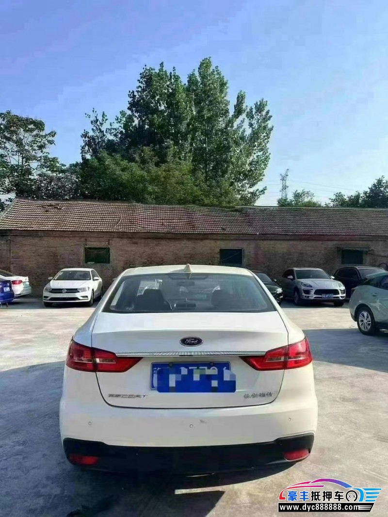 20年福特福睿斯轿车抵押车出售