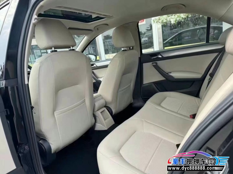 13年大众桑塔纳轿车抵押车出售