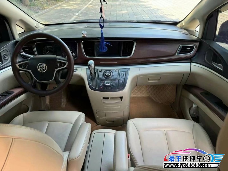 20年别克GL8轿车抵押车出售