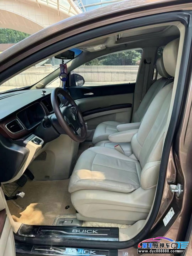 20年别克GL8轿车抵押车出售