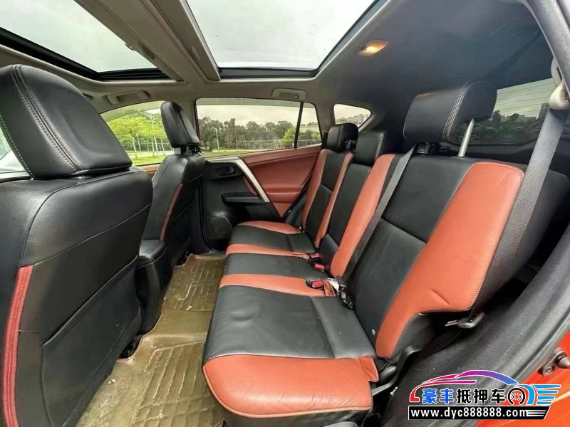 14年丰田RAV4轿车抵押车出售